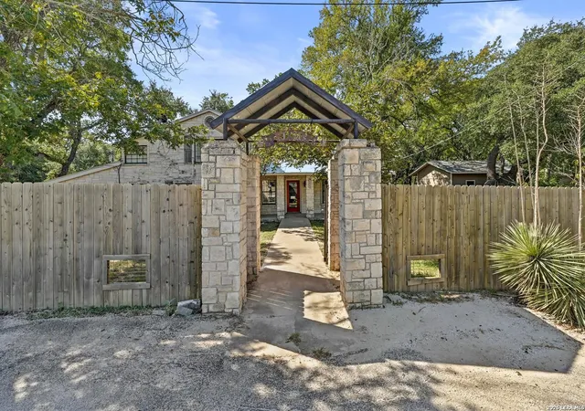 3rd image of 1005 4Th St, Blanco, TX 78606 | MLS# 1993937