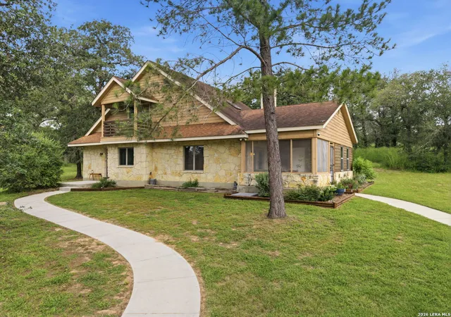 Homes for sale in La Vernia, TX | 208 Oak Bend Dr, La Vernia, TX 78121 | MLS# 1993941