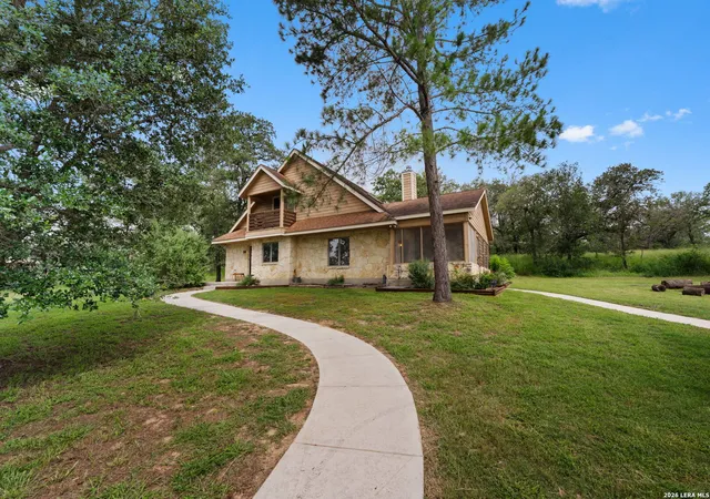 Homes for sale in La Vernia, TX | 208 Oak Bend Dr, La Vernia, TX 78121 | MLS# 1993941