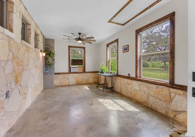 Homes for sale in La Vernia, TX | 208 Oak Bend Dr, La Vernia, TX 78121 | MLS# 1993941