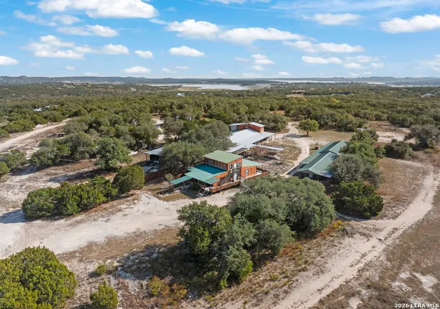 Photo 4 of Single family home for sale at 901 Cedar Rise Dr, Canyon Lake, TX 78133 | MLS# 1994016 | Listing updated on 2026-07-03