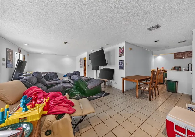 2nd image of 107 Chattington Ct, San Antonio, TX 78213 | MLS# 1994095