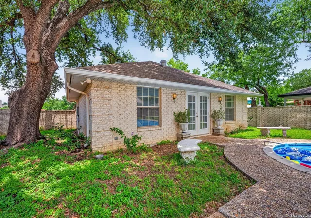 3rd image of 107 Chattington Ct, San Antonio, TX 78213 | MLS# 1994095