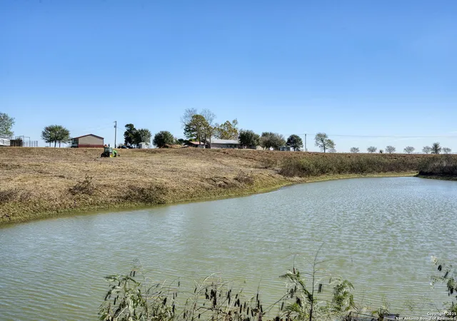 4th image of 8646 Fm 155, La Grange, TX 78945 | MLS# 1994103