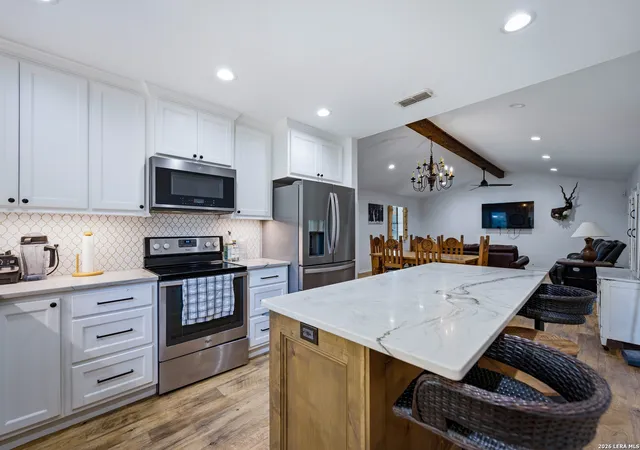 4th image of 714 Veterans Dr, Sabinal, TX 78881 | MLS# 1994150