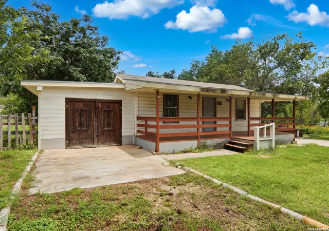 Homes for sale in Poteet, TX | 606 Viewpoint Dr, Poteet, TX 78065 | MLS# 1994154