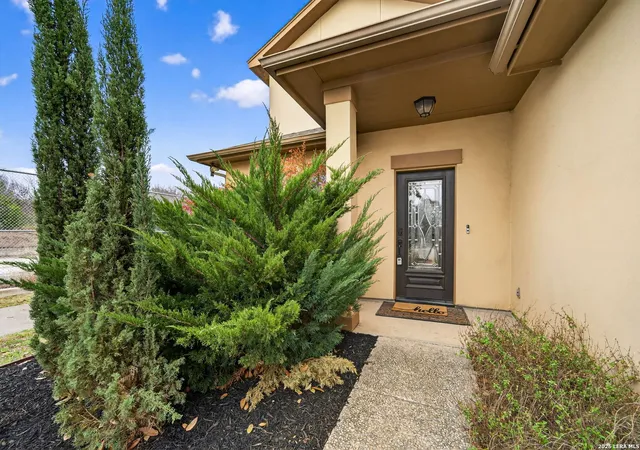 Photo 3 of Single family home for sale at 4 Stafford, San Antonio, TX 78217 | MLS# 1994156 | Listing updated on 2026-08-19