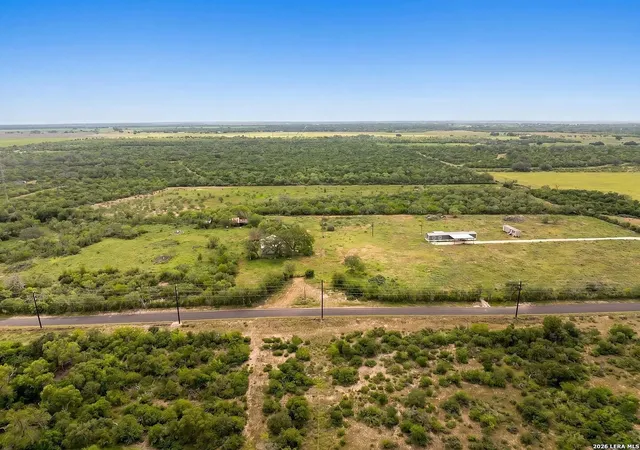 Homes for sale in Devine, TX | 2759 County Road 467, Devine, TX 78016 | MLS# 1994181