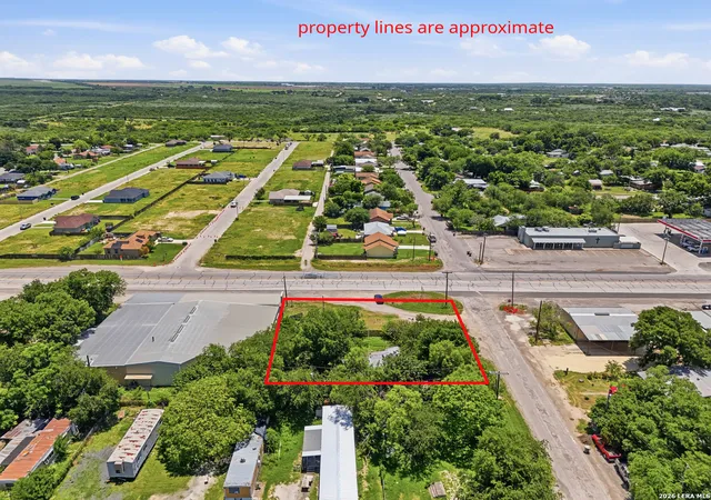 5th image of 312 E Brazos St, Uvalde, TX 78801 | MLS# 1994203