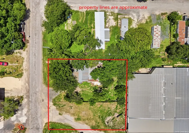 7th image of 312 E Brazos St, Uvalde, TX 78801 | MLS# 1994203