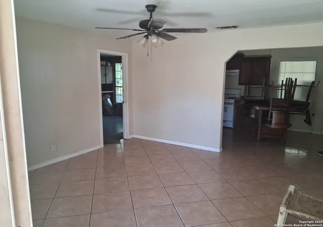 Photo 3 of Sale Pending at 7331 Glen Mnr, San Antonio, TX 78239 | MLS# 1994205 | Listing updated on 2026-08-16