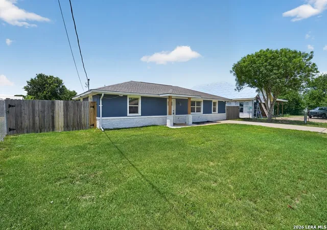 4th image of 111 Fawn Run, Kerrville, TX 78028 | MLS# 1994247