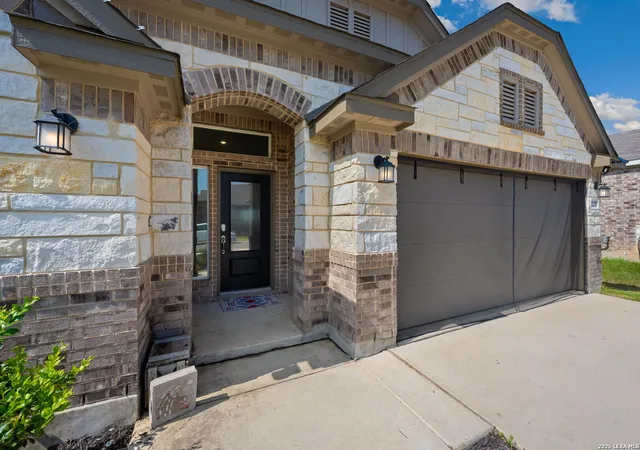 Photo 4 of Single family home for sale at 32307 Star Anise Way, Bulverde, TX 78163 | MLS# 1994339 | Listing updated on 2026-09-09