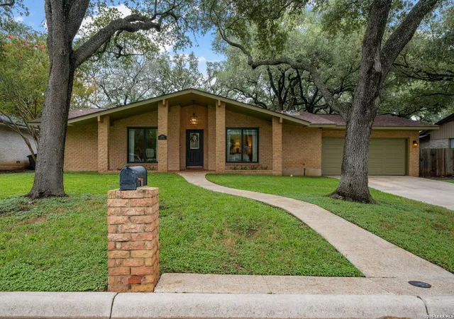 Homes for sale in San Antonio, TX | 11514 Whisper Bluff St, San Antonio, TX 78230 | MLS# 1994349
