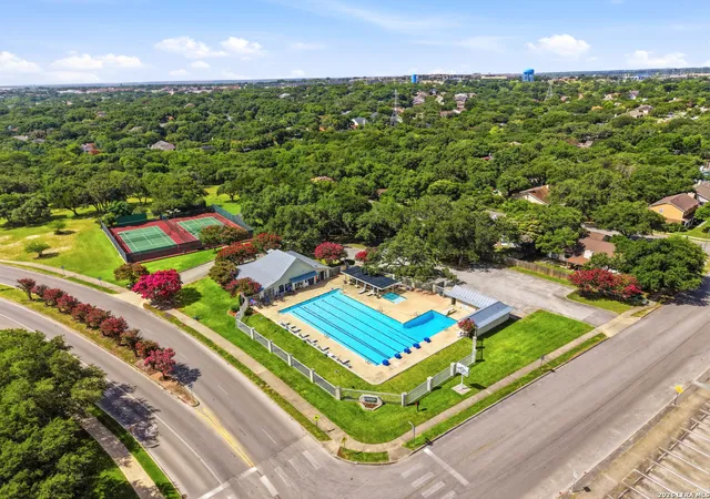 Photo 4 of Sale Pending at 8522 Ulysses, Universal City, TX 78148 | MLS# 1994403 | Listing updated on 2026-08-27