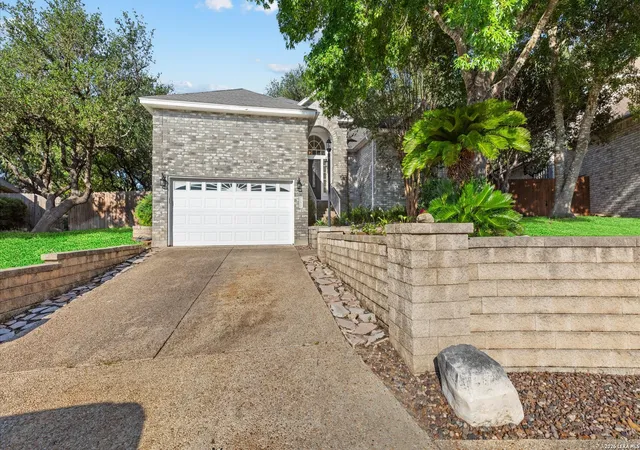 Photo 2 of Single family home for sale at 17910 Autumn Knl, San Antonio, TX 78258 | MLS# 1994407 | Listing updated on 2026-07-29