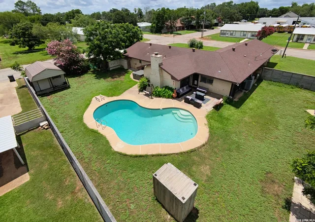 2nd image of 717 E Brazos, Pearsall, TX 78061 | MLS# 1994411