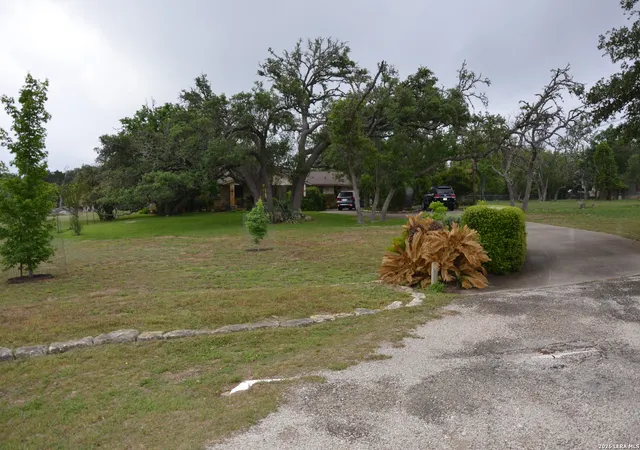 Photo 3 of Single family home for sale at 11 Coughran Rd, Boerne, TX 78006 | MLS# 1994489 | Listing updated on 2026-07-05