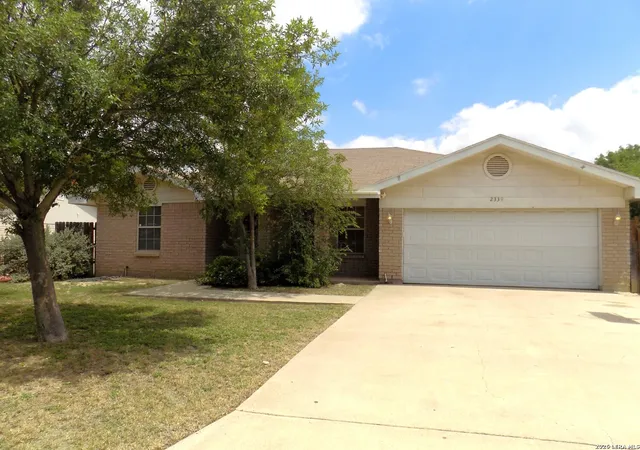 3rd image of 2339 Royal Park Dr, Eagle Pass, TX 78852 | MLS# 1994502