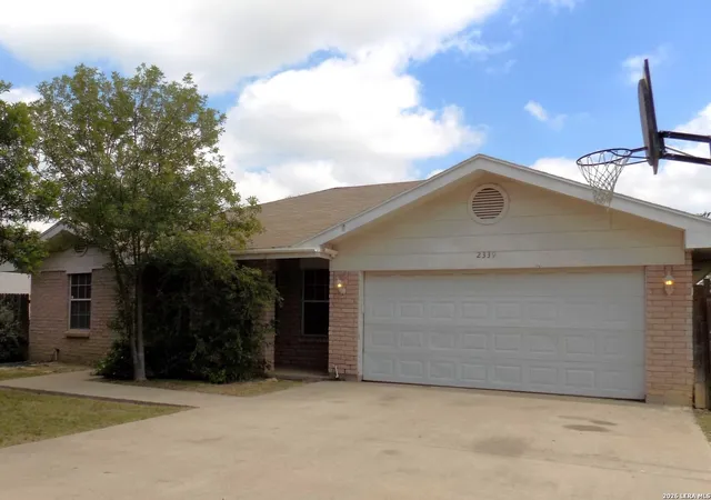 4th image of 2339 Royal Park Dr, Eagle Pass, TX 78852 | MLS# 1994502