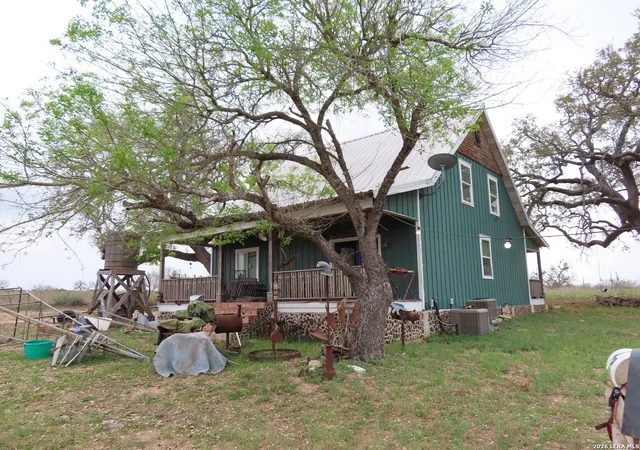 2nd image of 678 Tank Hollow Rd, Poteet, TX 78065 | MLS# 1994510