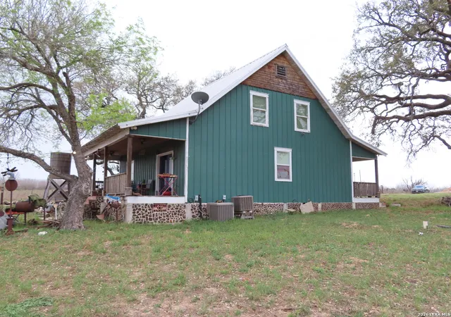 3rd image of 678 Tank Hollow Rd, Poteet, TX 78065 | MLS# 1994510