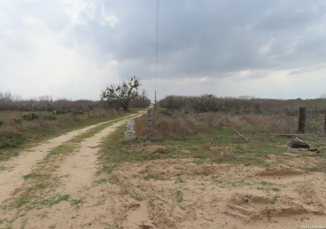 4th image of 678 Tank Hollow Rd, Poteet, TX 78065 | MLS# 1994510