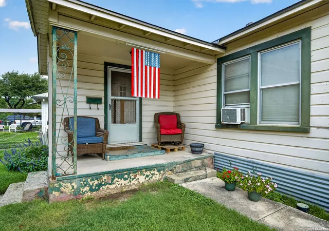 Homes for sale in San Antonio, TX | 1517 W Hollywood, San Antonio, TX 78201 | MLS# 1994526