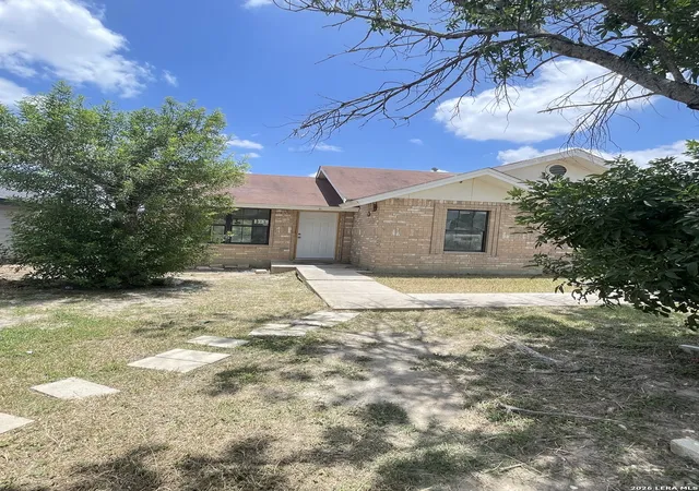 Photo 1 of Sale Pending at 113 Costa Rica Dr, Eagle Pass, TX 78852 | MLS# 1994565 | Listing updated on 2026-08-11