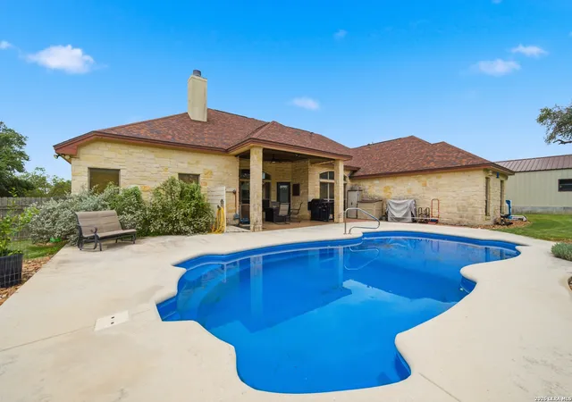 Homes for sale in La Vernia, TX | 152 Circle Six Dr, La Vernia, TX 78121 | MLS# 1994603