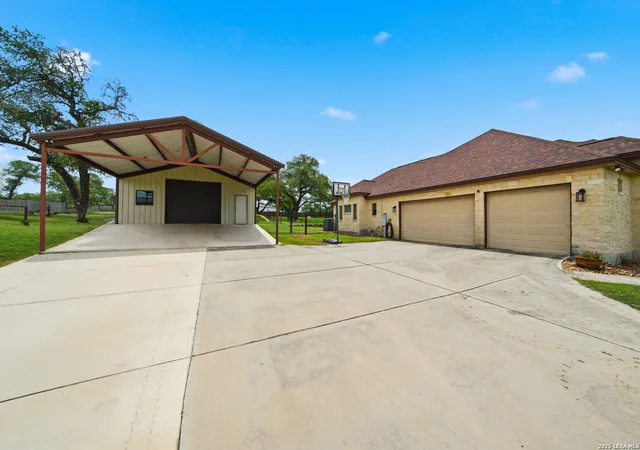 Homes for sale in La Vernia, TX | 152 Circle Six Dr, La Vernia, TX 78121 | MLS# 1994603