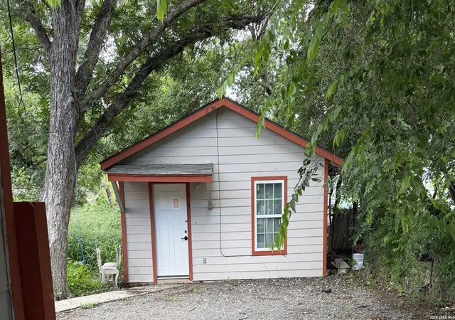 Photo 3 of Multi family home for sale at 2826 Roselawn Rd, San Antonio, TX 78226 | MLS# 1994688 | Listing updated on 2026-08-21