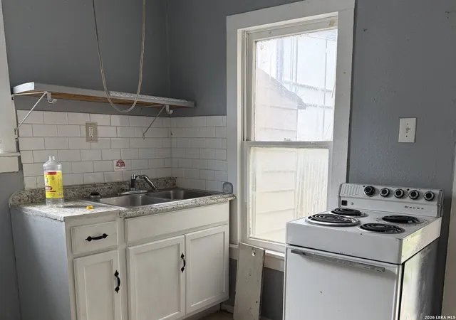 Photo 4 of Multi family home for sale at 2826 Roselawn Rd, San Antonio, TX 78226 | MLS# 1994688 | Listing updated on 2026-08-21