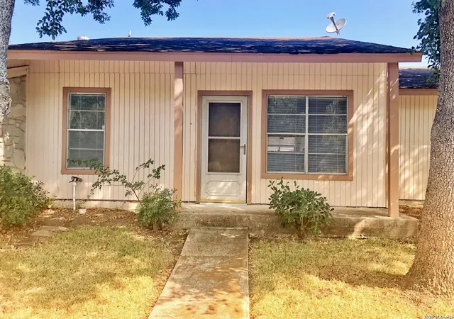 Homes for sale in Seguin, TX | 1051 Country Club Dr #18, Seguin, TX 78155 | MLS# 1994737