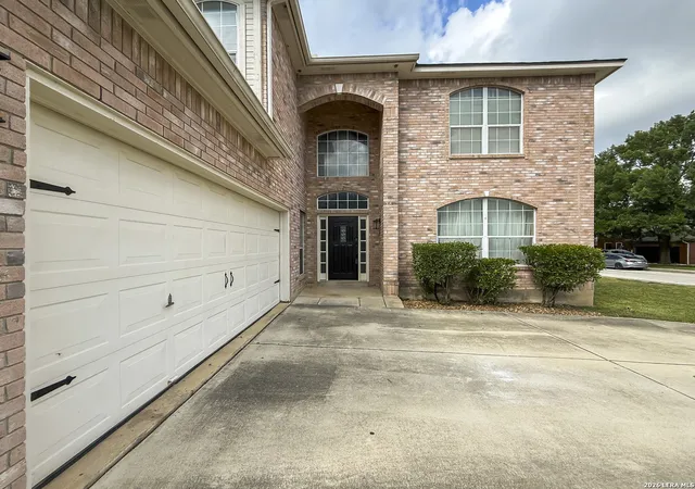 Photo 3 of Single family home for sale at 21122 Simi Valley Dr, San Antonio, TX 78259 | MLS# 1994767 | Listing updated on 2026-09-13
