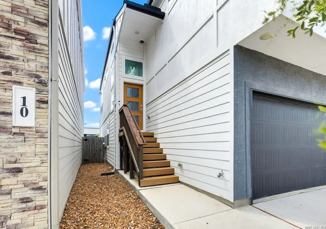 2nd image of 8851 Oakland Rd #9, San Antonio, TX 78240 | MLS# 1994787