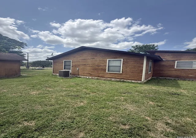 5th image of 149 Live Oak Ln, Lakehills, TX 78063 | MLS# 1994794