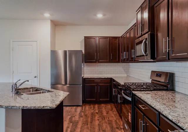 Photo 3 of Single family home for sale at 208 Gravel Gray, Cibolo, TX 78108 | MLS# 1994799 | Listing updated on 2026-09-18