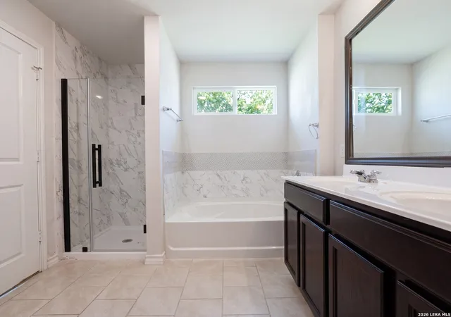 Photo 4 of Single family home for sale at 208 Gravel Gray, Cibolo, TX 78108 | MLS# 1994799 | Listing updated on 2026-09-18