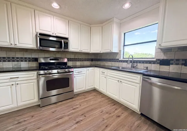 Homes for sale in Floresville, TX | 1308 Longhorn Dr, Floresville, TX 78114 | MLS# 1994820