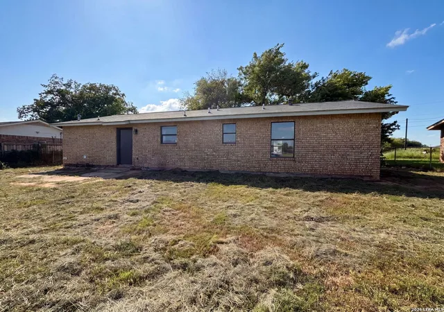Homes for sale in Floresville, TX | 1308 Longhorn Dr, Floresville, TX 78114 | MLS# 1994820