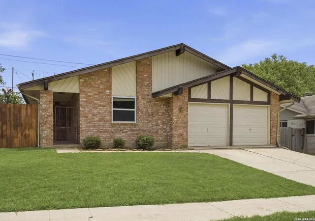 Homes for sale in Universal City, TX | 130 Bolerio Dr, Universal City, TX 78148 | MLS# 1994832