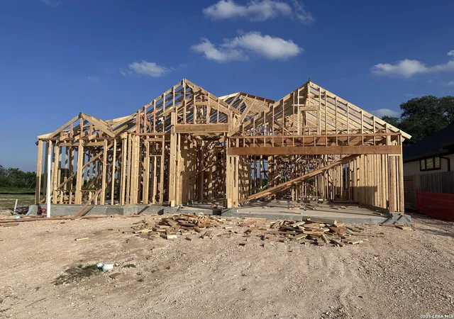 2nd image of 321 Sawtooth Oak Dr, Seguin, TX 78155 | MLS# 1994834