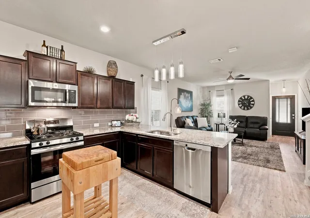 Photo 4 of Sale Pending at 6007 Akin Quay, San Antonio, TX 78261 | MLS# 1994842 | Listing updated on 2026-08-12