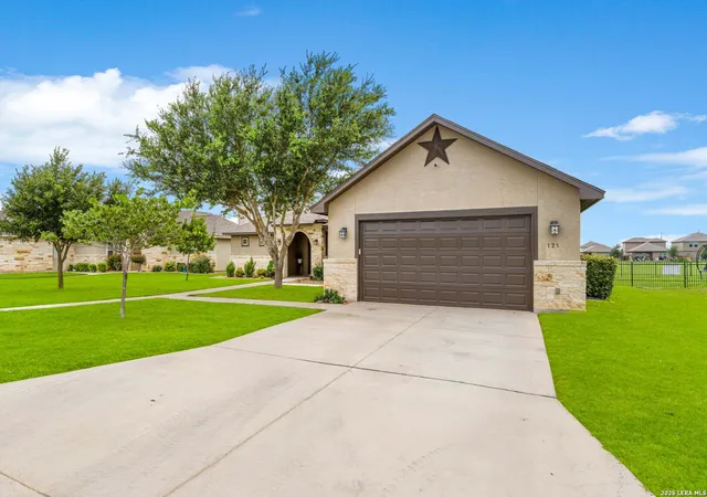 4th image of 121 Fairway Dr, Floresville, TX 78114 | MLS# 1994874