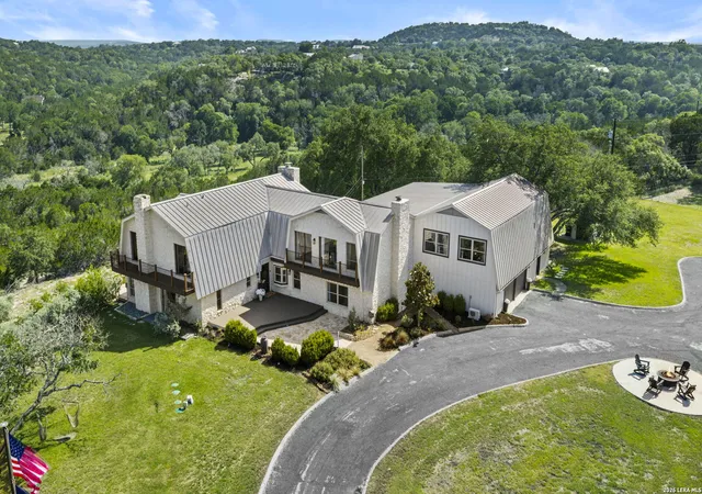 Photo 1 of Mansion for sale at 29 Trails End Rd, Boerne, TX 78006 | MLS# 1994886 | Listing updated on 2026-08-06