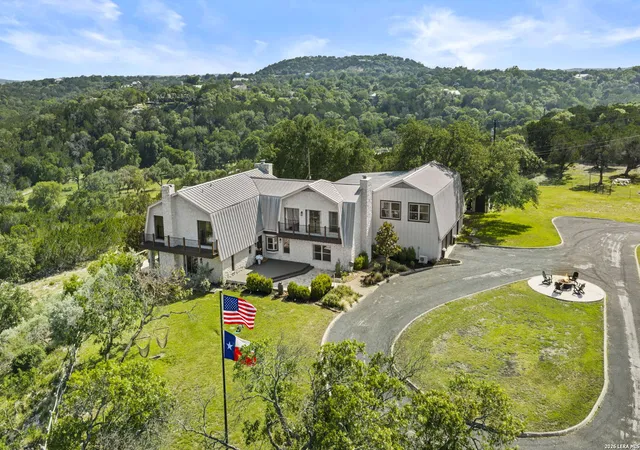 Photo 2 of Mansion for sale at 29 Trails End Rd, Boerne, TX 78006 | MLS# 1994886 | Listing updated on 2026-08-06