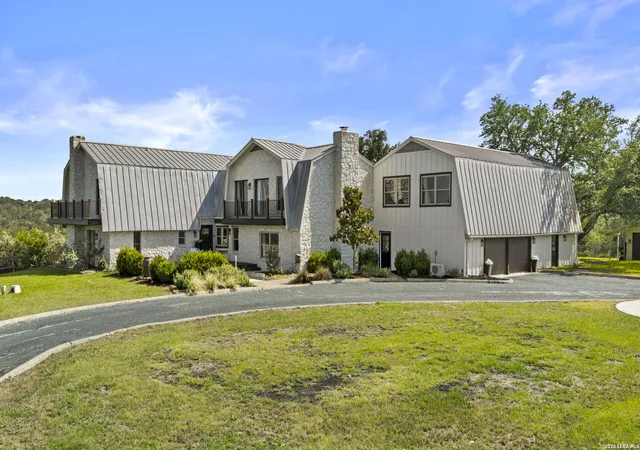 Photo 3 of Mansion for sale at 29 Trails End Rd, Boerne, TX 78006 | MLS# 1994886 | Listing updated on 2026-08-06