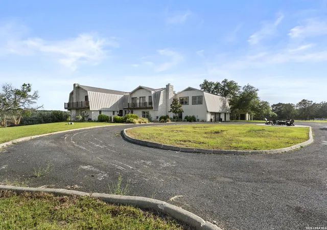 Photo 3 of Single family home for sale at 29 Trails End Rd, Boerne, TX 78006 | MLS# 1994886 | Listing updated on 2026-08-06