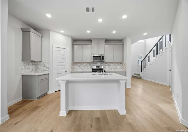 Photo 3 of Single family home for sale at 131 Ashley Loop, San Antonio, TX 78253 | MLS# 1994897 | Listing updated on 2026-09-09